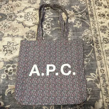 A.P.C. 토트백