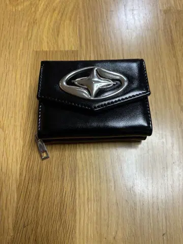 3단 폴더형 지갑 블랙 메탈 로고