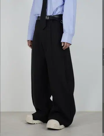 Chikashitsu + side 디자인 wide 슬랙스