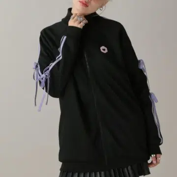 Forever21 쿠로미 리본 트랙 자켓