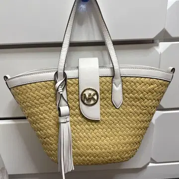 MICHAEL KORS 바스켓백 베이지