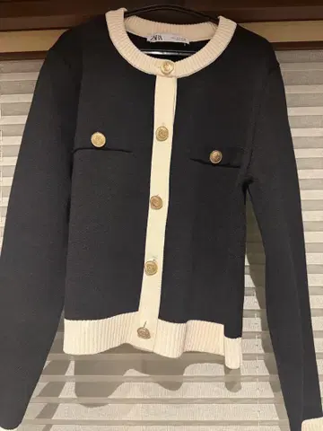 ZARA 버튼 니트 가디건