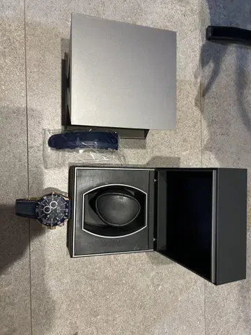 EDOX 에독스 크로노오프쇼어1 크로노그래프 10221-37RBU