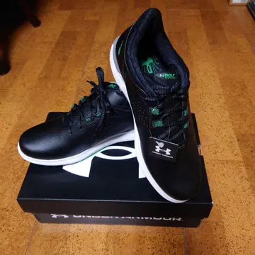 UNDER ARMOUR HOVR 블랙/그린 신발