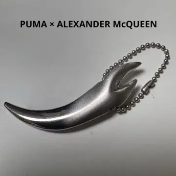 PUMA x ALEXANDER McQUEEN 키링