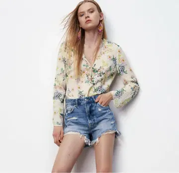 ZARA 자라 상의 블라우스 티셔츠 꽃무늬 텍스처 프린트 M