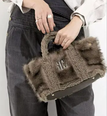 GOOD GRIEF! GCA EMB.FAUX FUR PINT TOTE