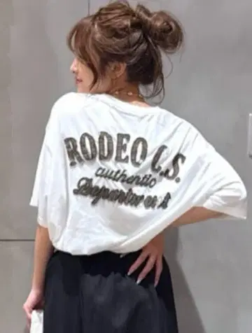로데오 크라운 PATCHED LOGO T셔츠 화이트 백 로고