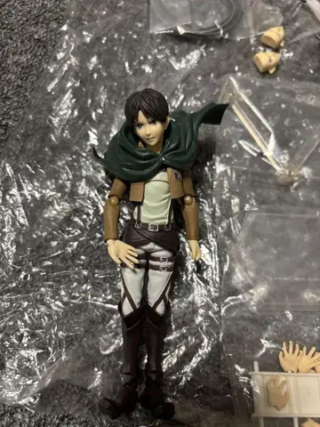 진격의 거인 엘렌 figma