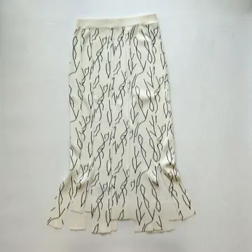 UN3D. 랜덤 니트 프린트 스커트
