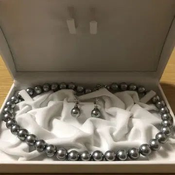 그레이 계열 펄 목걸이 관혼상제 포멀