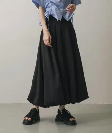SENSE OF PLACE 센스 오브 플레이스 벌룬 스커트