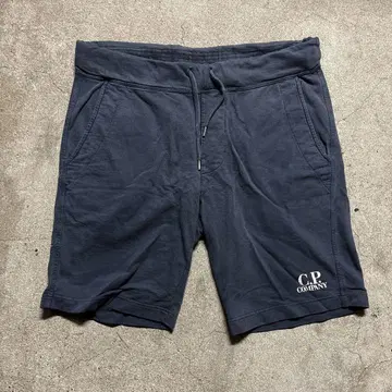 C.P. COMPANY 다크 블루 숏팬츠