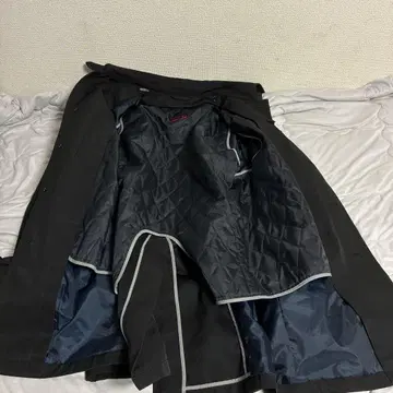 블랙 트렌치코트 퀼팅 안감