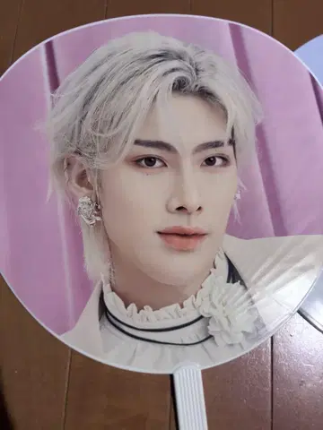 리키 부채 흔들흔들 펜네이비 Ricky