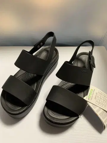 [새상품, 미사용] crocs 브루클린 W7 23cm