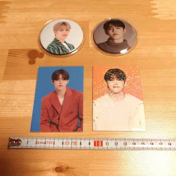 에스쿱스 SEVENTEEN 캔뱃지 2개와 카드