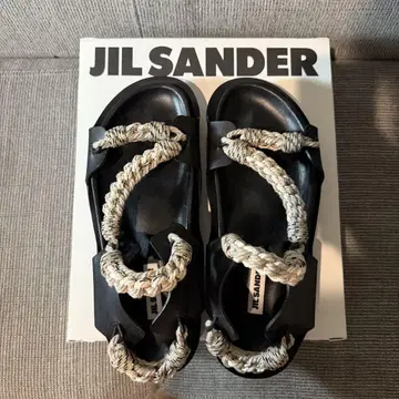 거의 새상품 JILSANDER 블랙 가죽 로프 샌들