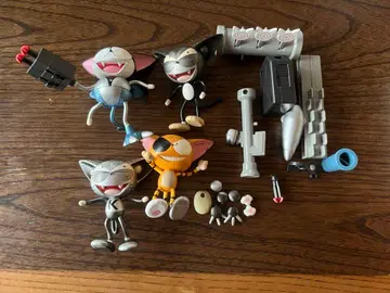 사이버보그 크로 피규어 세트