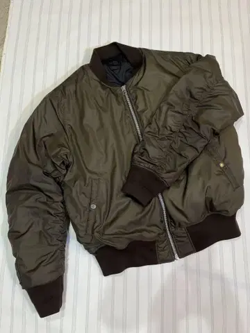 MA-1 BLACK LABEL FW22 올리브 뉴에라