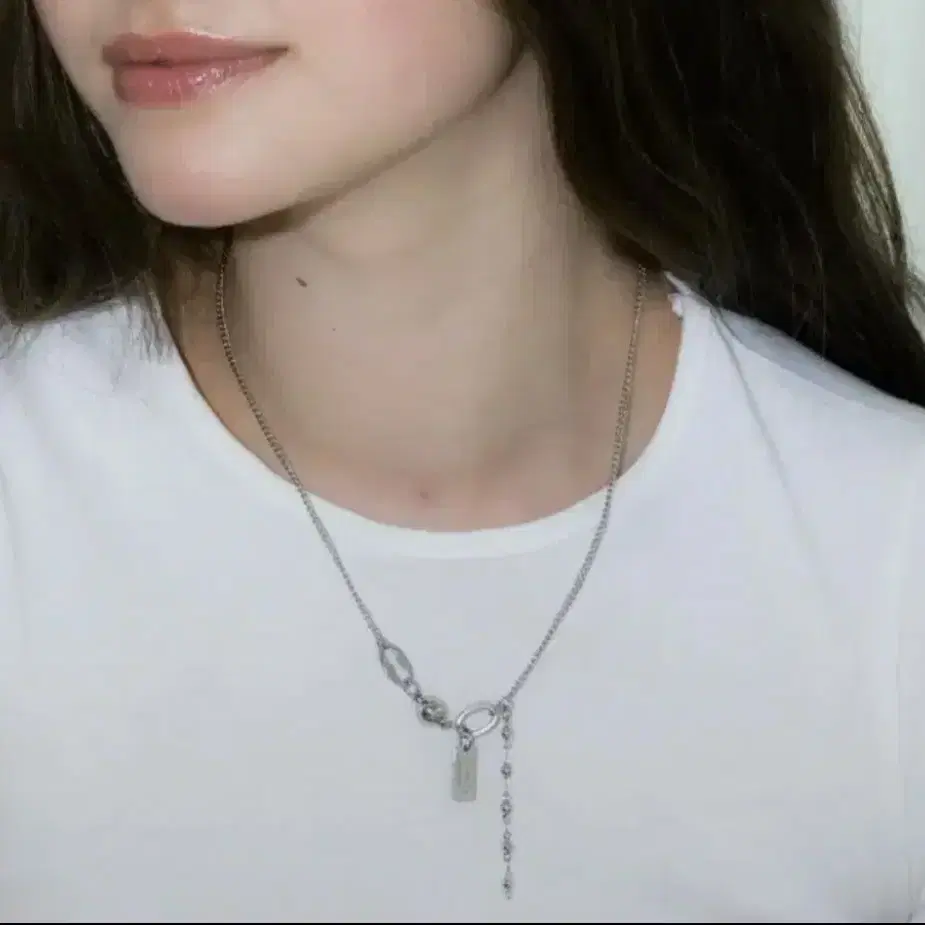 [PEARLY MORE] 韓国 Magnet Chain Drop Surgical Necklace Designer fashion, Seoul-fully created | W Concept