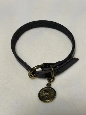 새상품급! IL BISONTE 블랙 가죽 팔찌