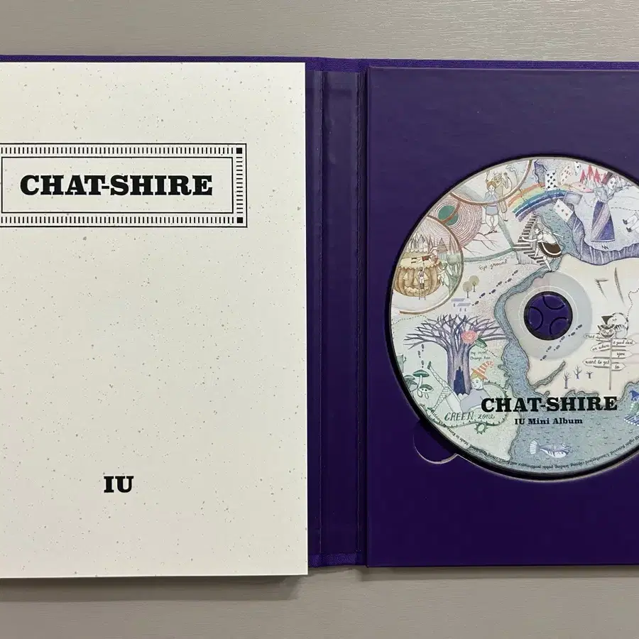 IU | 아이유 (Not for Sale) Iu Chat-shire Autographed Album