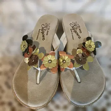 ISLAND Slipper 가죽 꽃 샌들