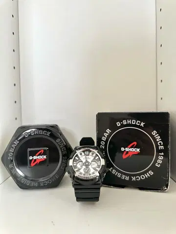 CASIO G-SHOCK GA200BW-1A 블랙 실버 손목시계