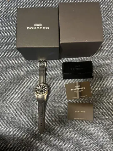 BOMBERG 블랙 시계 보증서 포함