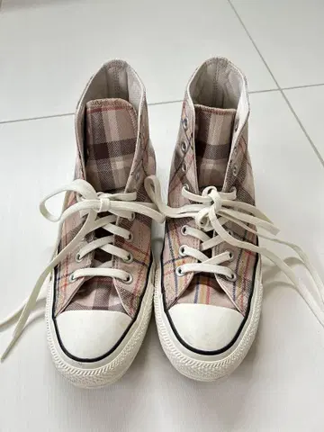 CONVERSE ALL STAR 체크 무늬 하이컷 스니커즈