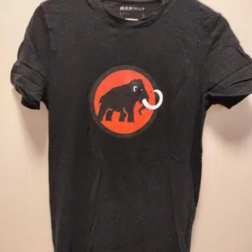 MAMMUT 블랙 티셔츠 S