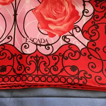 ESCADA 장미 무늬 스카프 빨간색 핑크