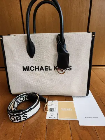 MICHAEL KORS 캔버스 숄더백 미디엄