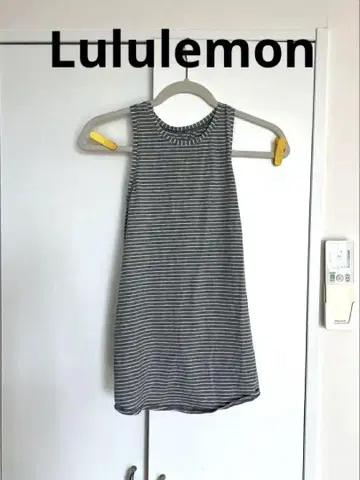 Lululemon 스트라이프 그레이 워크아웃 탱크탑