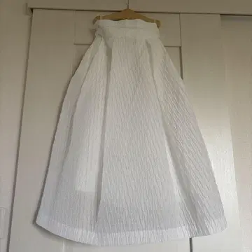 UNITED ARROWS 화이트 플레어 스커트