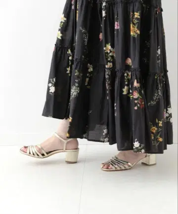 SLOBE IENA 메탈릭 샌들