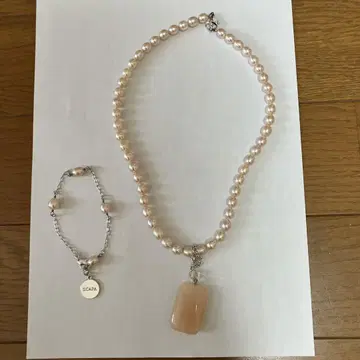SCAPA 펄 목걸이와 팔찌