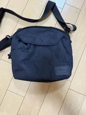GREGORY 블랙 숄더백