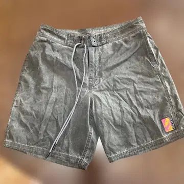 RVCA 그레이 숏팬츠 사이즈 28