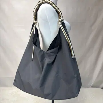 새상품급 LE VERNIS 파라코드 토트백 르베르니