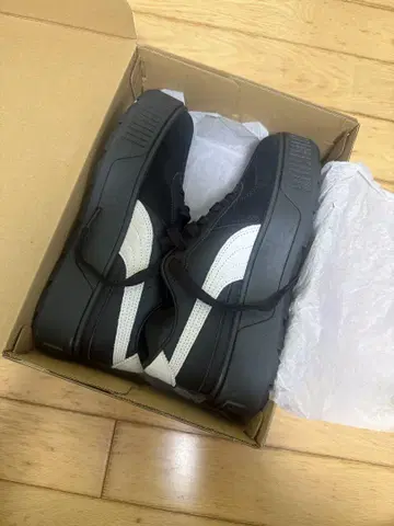 Puma 블랙/화이트 스니커즈