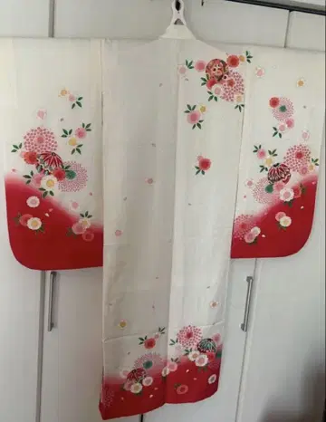 꽃무늬 자수 화이트 빨간색 그라데이션 기모노