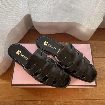 PASCUCCI 블랙 컴포트 샌들