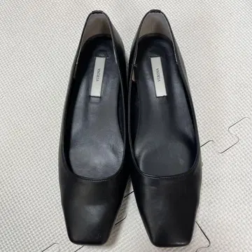 virina 24.5cm 블랙 스퀘어토 펌프스 로우힐