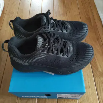 HOKA ONE ONE CLIFTON 5 블랙 7.5