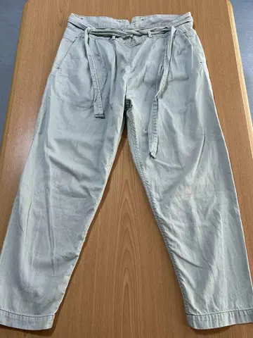 ARTE POVERA 워시 가공 허리 벨트 테이퍼드 데님 팬츠