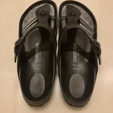 BIRKENSTOCK 블랙 플립플랍 38