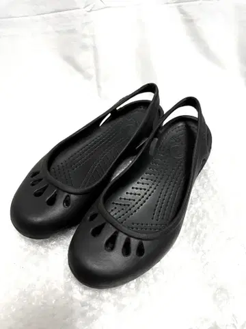 Crocs 블랙 마린디 W7