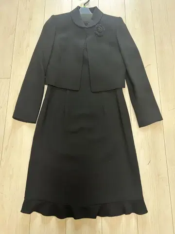 블랙 정장 재킷과 드레스 세트 관혼상제